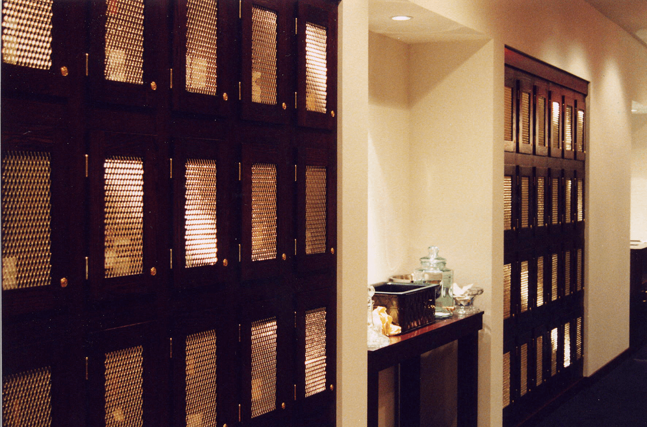Mortons Steakhouse Interior
